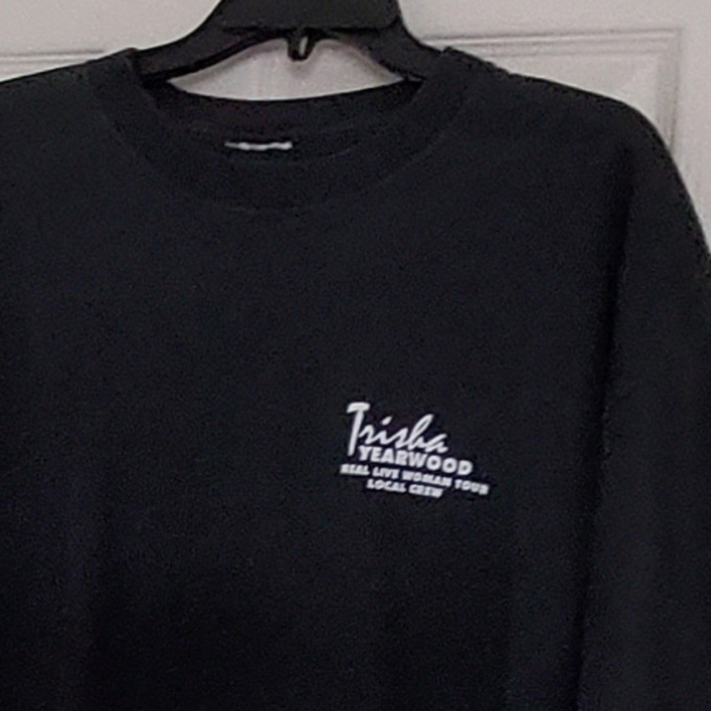 Trisha Yearwood Vintage T Shirt, Size XL, P2P 22", L 28", Black short sleeves